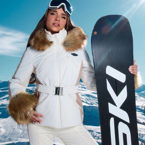 PrettyLittleThing Jackets & Blazers - NWT PRETTYLITTLETHING SKI Cream Faux Fur Trim Belted Puffer Coat